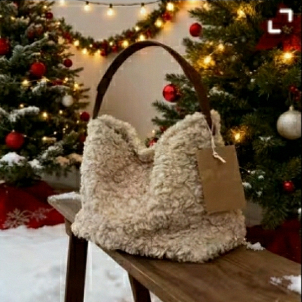 NEW! Cozy Beige Shearling Hobo Bag - Picture 11 of 11